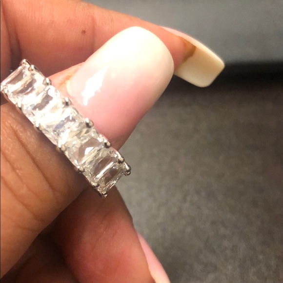 Silver ring - Picture 2 of 3